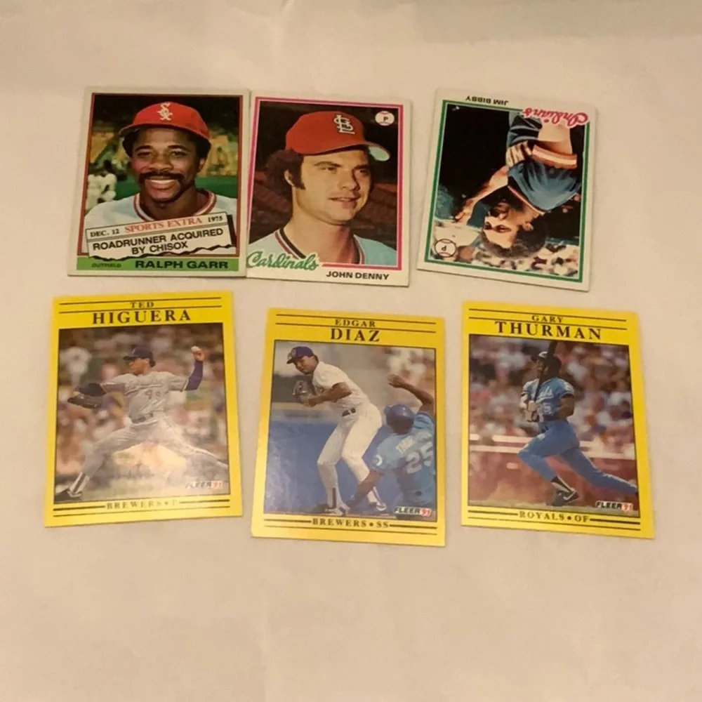 Bundle of Baseball Cards Lot 19